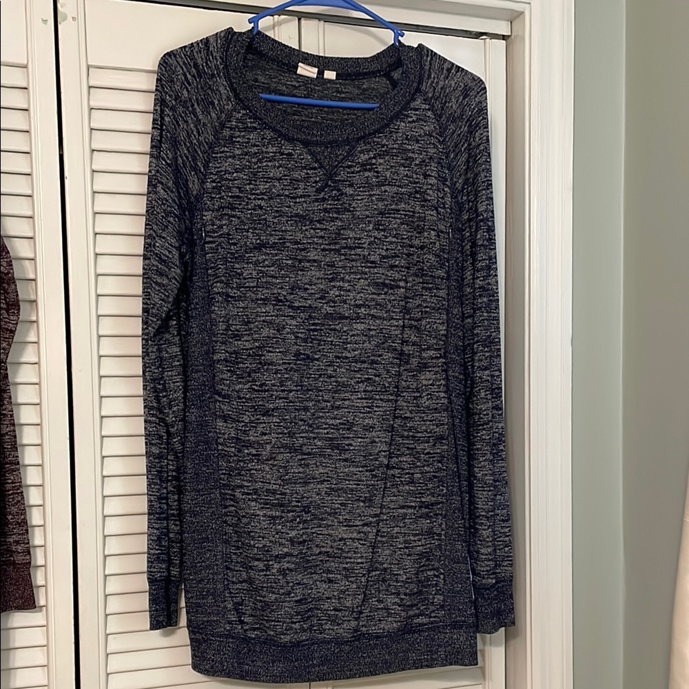 Gap Maternity Lightweight Navy Blue Sweater. Nursing friendly
